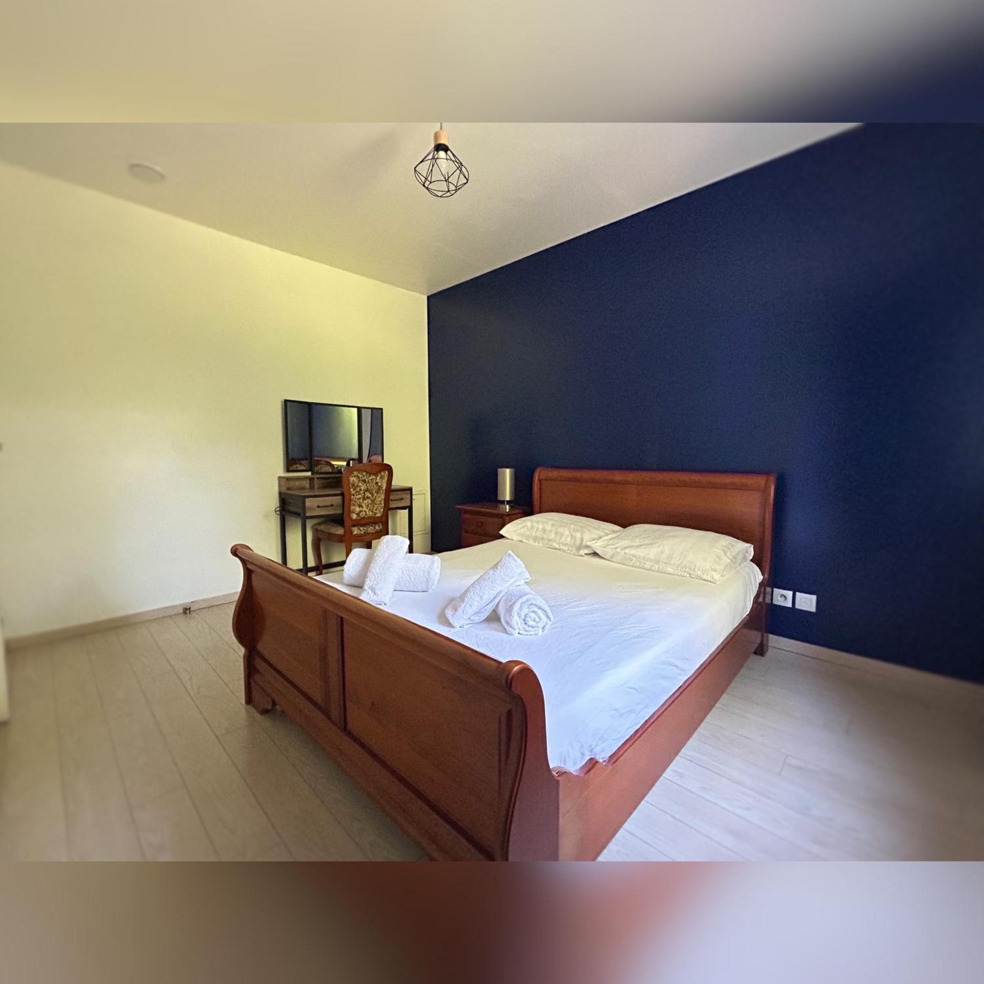 Le Duplex Chessy - 15Min From Disneyland - 2 Private Parkings - Garden - Kingsize & Queensize Bed - Supermarket Behind The House Ngoại thất bức ảnh