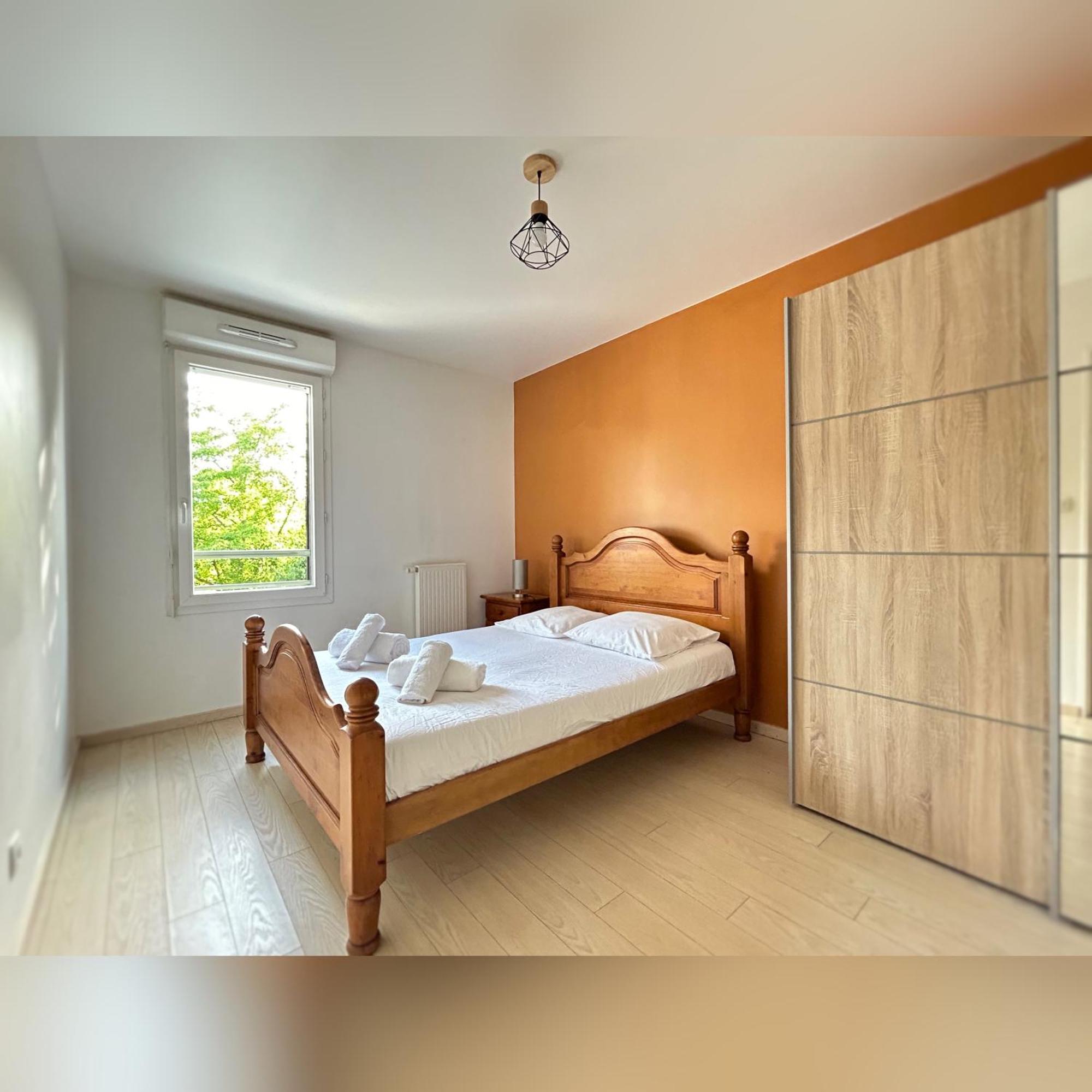 Le Duplex Chessy - 15Min From Disneyland - 2 Private Parkings - Garden - Kingsize & Queensize Bed - Supermarket Behind The House Ngoại thất bức ảnh